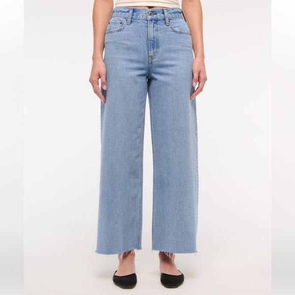 Abercrombie & Fitch Denim - Abercrombie & Fitch Curve Love High Rise Crop Wide Leg Jeans | Size 10